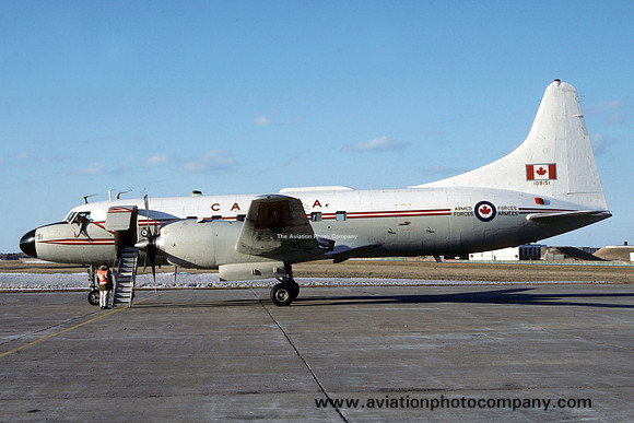 Canadian Air Force 412 Squadron Canadair CL-66/CC-109 Cosmopolitan 109151 (1990)