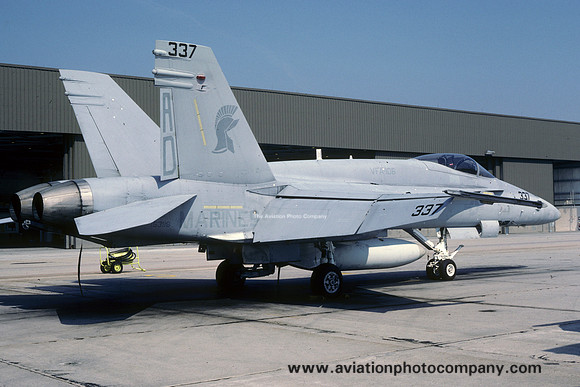 US Marines VFA-106 McDonnell Douglas F/A-18A Hornet 163118/AD-337 (1987)