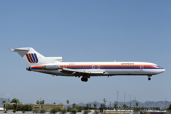 United Airlines Boeing 727-222(A) N7271U (1985)