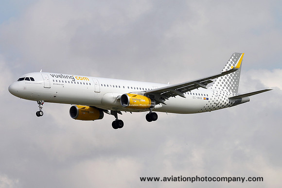 Vueling Airbus Airbus A321-231 EC-MHB (2015)