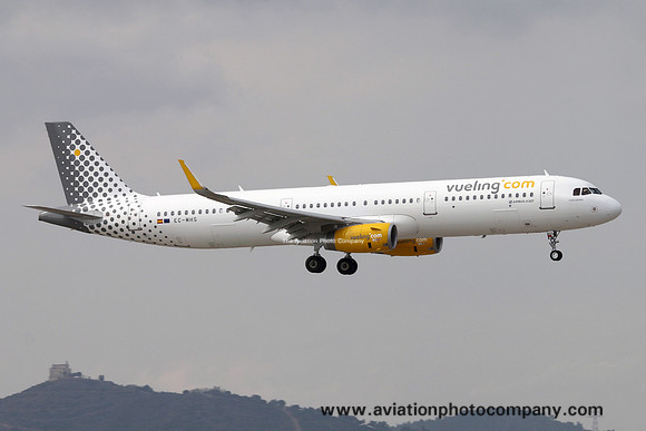 Vueling Airlines Airbus A321-231 EC-MHS (2015)
