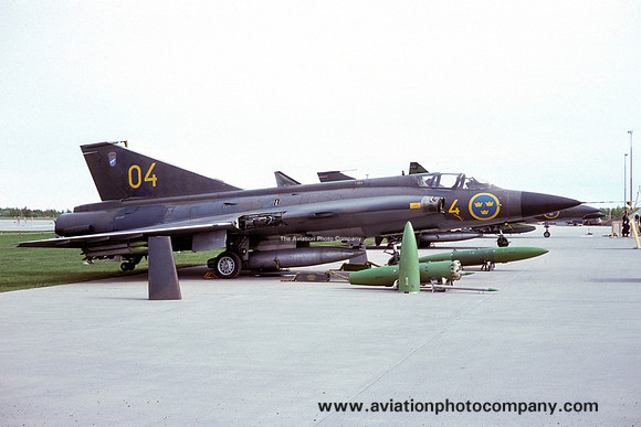 Swedish Air Force F4 SAAB Draken J-35B 35204/04 (1975)