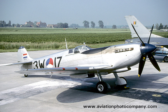 Dutch Air Force Supermarine Spitfire MK732/3W-17 (2006)