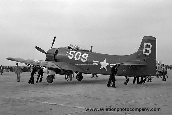 US Navy Douglas AD-3 Skyraider 122744/B-509