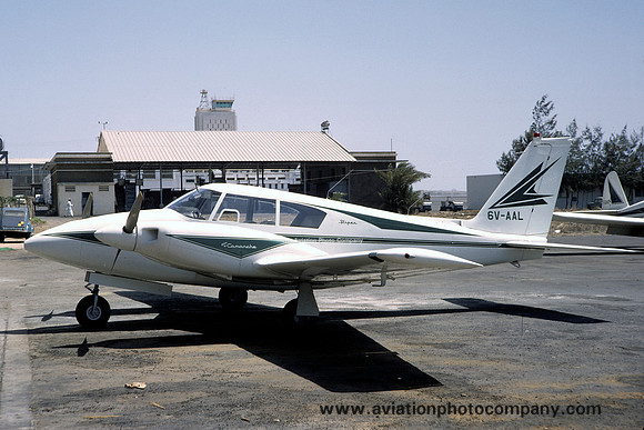 Piper PA-30-160 Twin Comanche 6V-AAL (1965)