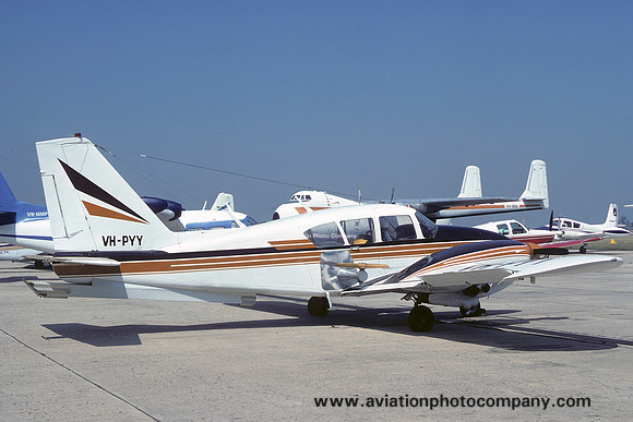 Piper PA-23-250 Aztec C VH-PYY (1977)