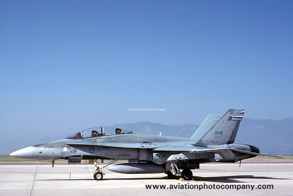 Canadian Air Force 409 Squadron McDonnell Douglas CF-188B Hornet 188933 (1990)