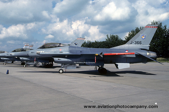 Dutch Air Force 313 Squadron General Dynamics F-16A Fighting Falcon J-366 (1990)