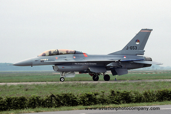 Dutch Air Force General Dynamics F-16B Fighting Falcon J-653 (1990)