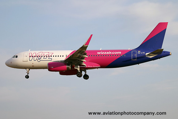 Wizz Air Airbus A320-232SL HA-LYS (2015)