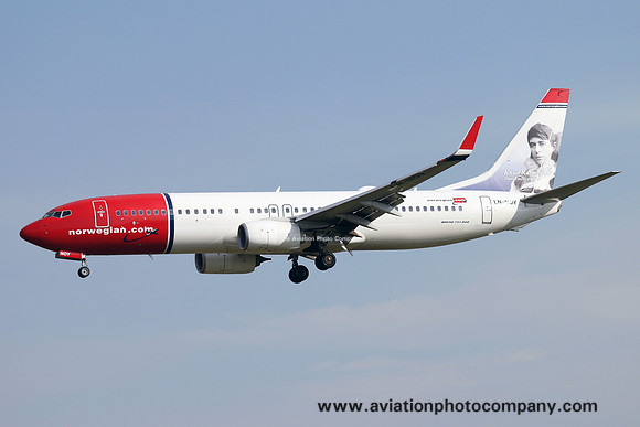 Norwegian Air Shuttle Boeing 737-81DWL LN-NOY (2015)