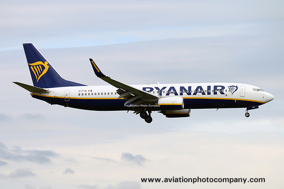 Ryanair Boeing 737-8ASWL EI-FIN at Prestwick (2015)