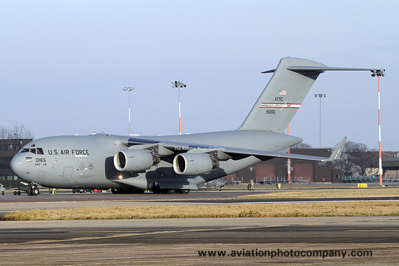 USAF AFRC 445 AW 89 AS McDonnell Douglas C-17A Globemaster 99-0165 at RAF Mildenhall (2017)