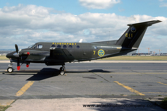 Swedish Air Force F7 Beech King Air 200C 101001/011 at Rhein Main (1990)