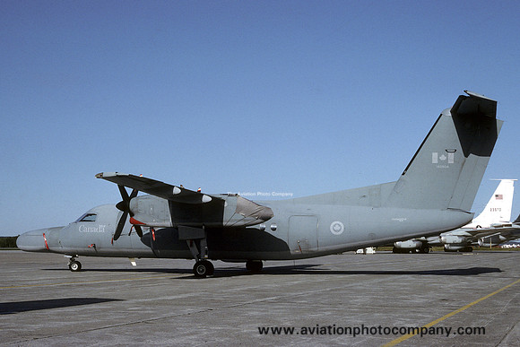 Canadian Air Force 402 Squadron DHC-8 CT-142 142804 (1990)
