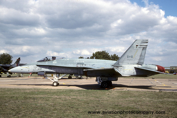 Canadian Air Force 1 CAG McDonnell Douglas CF-188 Hornet 188760 (1990)
