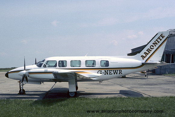 Aaronite Piper PA-31-350 Navajo G-NEWR (1985)