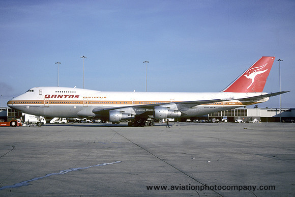 Qantas Boeing 747-238B VH-EBP (1985)