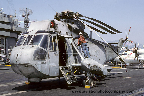 US Navy HS-9 Sikorsky SH-3H Sea King 148042/AJ-611 on board USS Nimitz (1987)