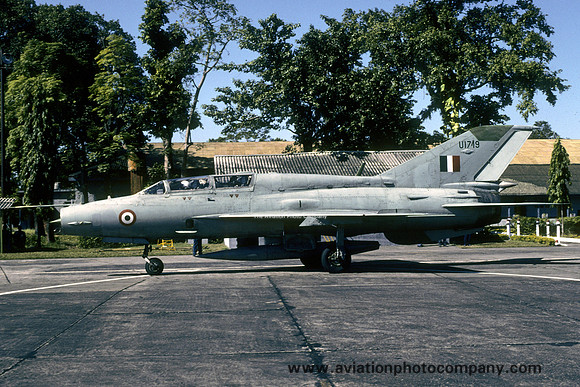 Indian Air Force OFTU Mikoyan MiG-21U U1719 (2002)