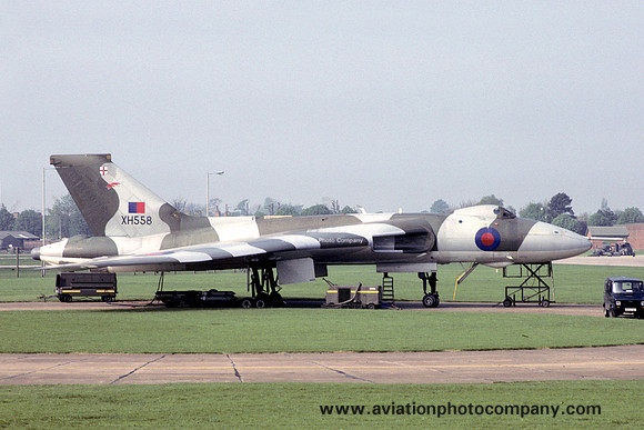 RAF 50 Squadron Avro Vulcan B.2 XH558 (1985)
