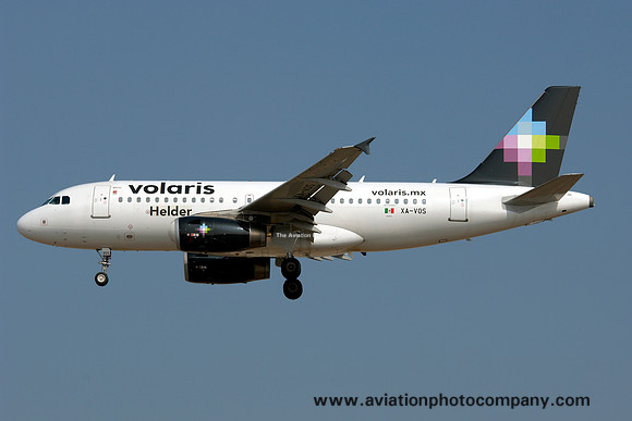 Volaris Airbus A319-100 XA-VIS 'Helder' at Los Angeles IAP (2011)