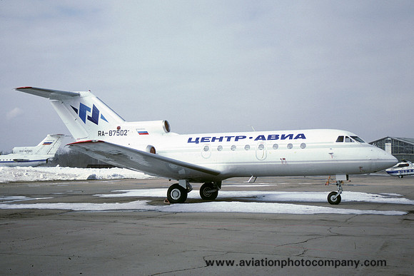 Centre Avia Yakolev Yak-40 RA-87502 (2001)
