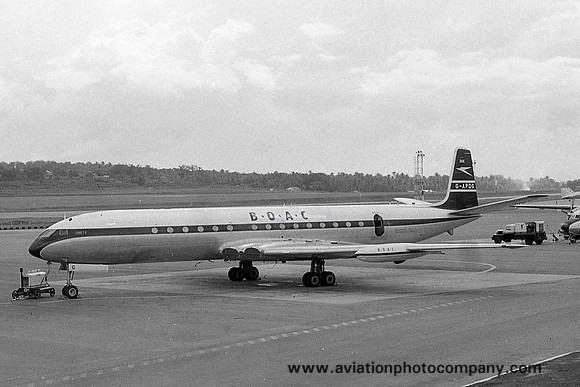 BOAC De Havilland Comet 4 G-APDG (1965)