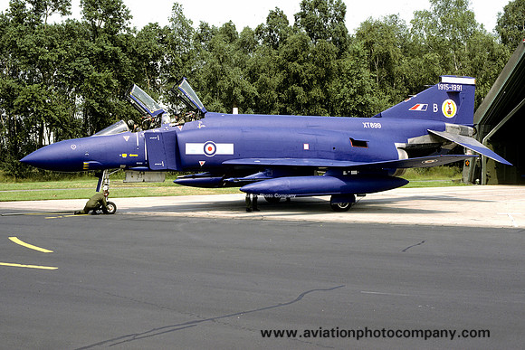 RAF 19 Squadron McDonnell F-4M Phantom FGR.2 XT899/B