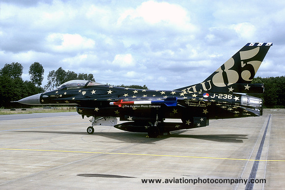 Dutch Air Force General Dynamics F-16A Fighting Falcon J-236 (1998)