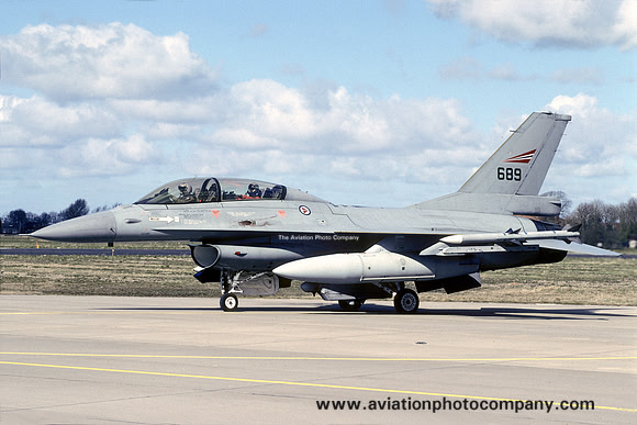 Norwegian Air Force 331 Skv General Dynamics F-16BM Fighting Falcon 689 (2006)