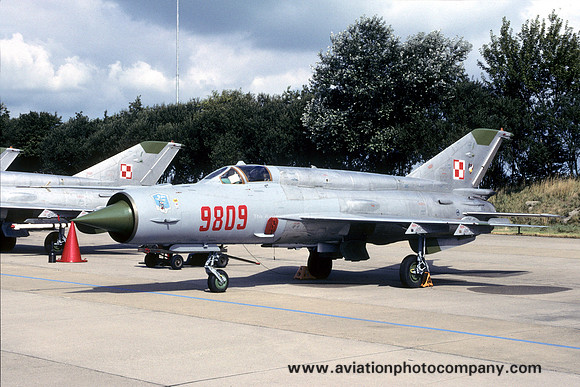 Polish Air Force 9 PLM Mikoyan MiG-21bis 9809 (1999)