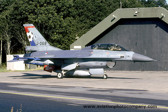 Dutch Air Force General Dynamics F-16BM Fighting Falcon J-068 (2004)
