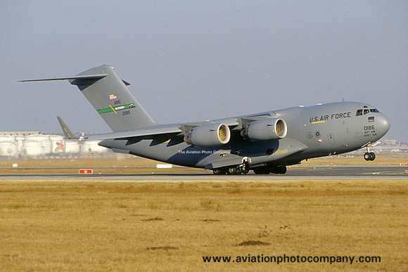 USAF 62/446 AW McDonnell Douglas C-17A Globemaster 01-0186 at Rhein Main (2003)