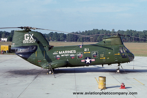 US Marines HMT-204 Vertol CH-46F Sea Knight 155307/GX-21 (1975)