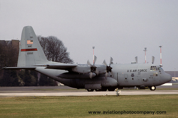 USAF 463 AG Lockheed C-130H Hercules 72-0552 at RAF Mildenhall (2003)