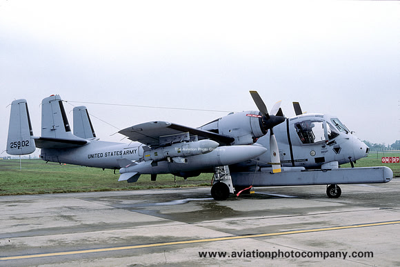 US Army 2 MIB Grumman OV-1D Mohawk 62-5902 (1987)