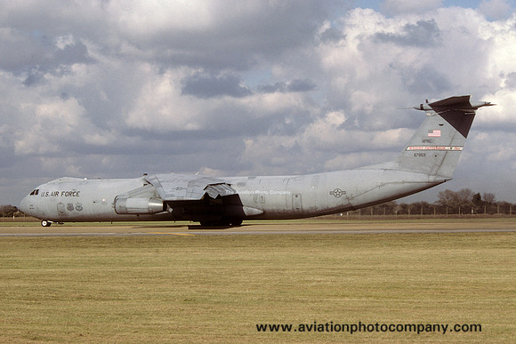USAF AFRC 445 AW Lockheed C-141C Starlifter 66-7959 at RAF Mildenhall (2003)