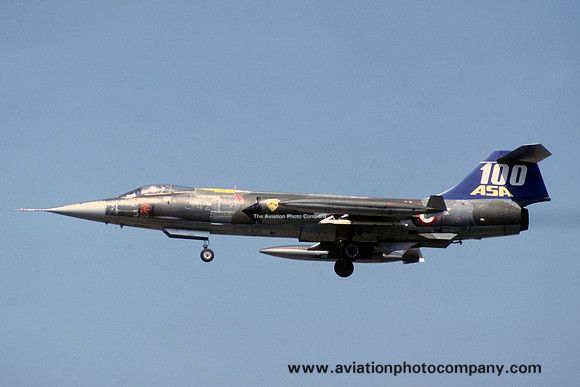 Italian Air Force 5 Stormo Lockheed F-104S-ASA Starfighter MM6704 (1990)
