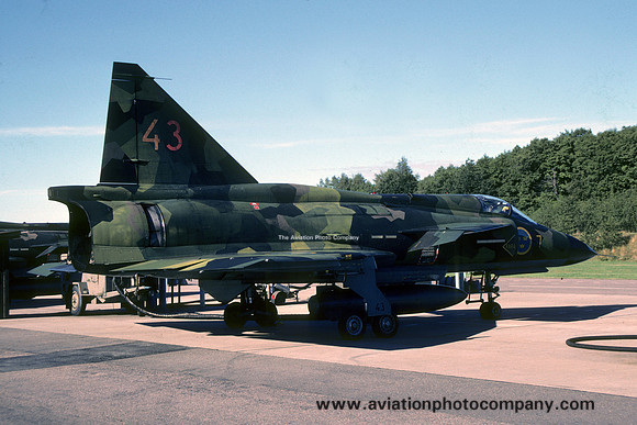 Swedish Air Force F7 SAAB Viggen AJ-37 37043/43 (1990)