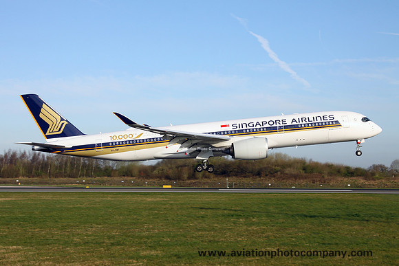 Singapore Airlines Airbus A350-941 9V-SMF at Manchester IAP (2017)