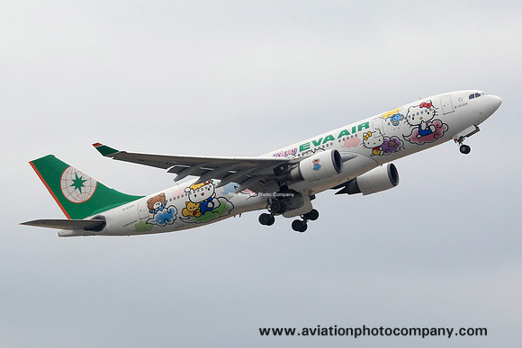 EVA Air Airbus A330-203 B-16309 at Tokyo Narita (2015)