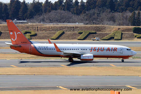 Jeju Air Boeing 737-86J(WL) HL8206 at Tokyo Narita (2015)