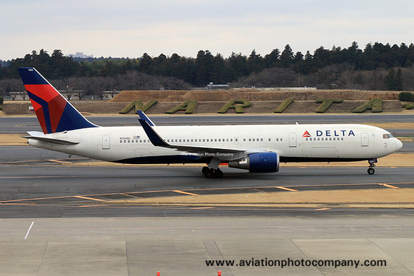 Delta Airlines Boeing 767-3P6ER(WL) N156DL at Tokyo Narita (2015)