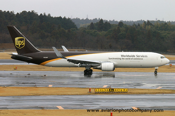 UPS Boeing 767-34AFER(WL) N324UP at Tokyo Narita (2015)