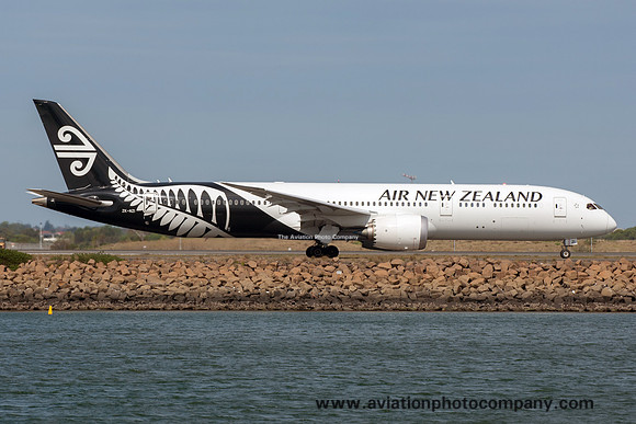 Air New Zealand Boeing 787-9 ZK-NZI at Sydney IAP (2017)