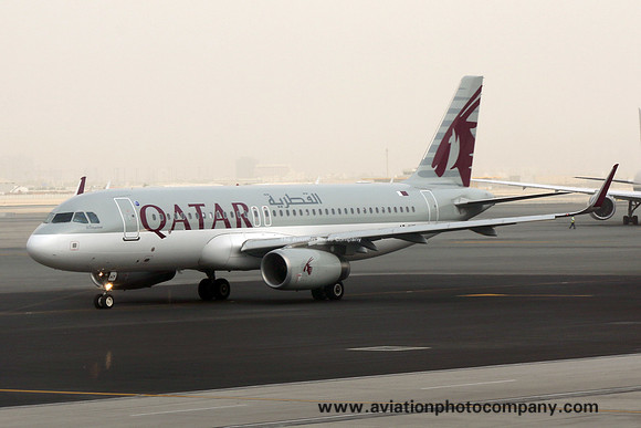 Qatar Airways Airbus A320-232SL A7-AHY (2015)