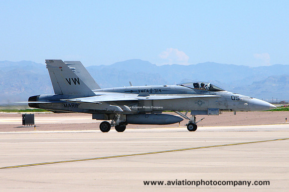 US Marines VMFA-314 McDonnell Douglas F/A-18C Hornet 165407/VW-05 (2005)