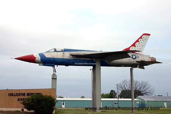 USAF Thunderbirds Republic F-105 Thunderchief 57-5817 displayed at Chillicothe Municipal Airport (2006)