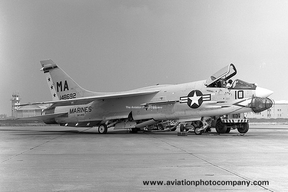 US Marines VMA(AW)-112 Chance F-8H Crusader 148692/MA-10 (1975)